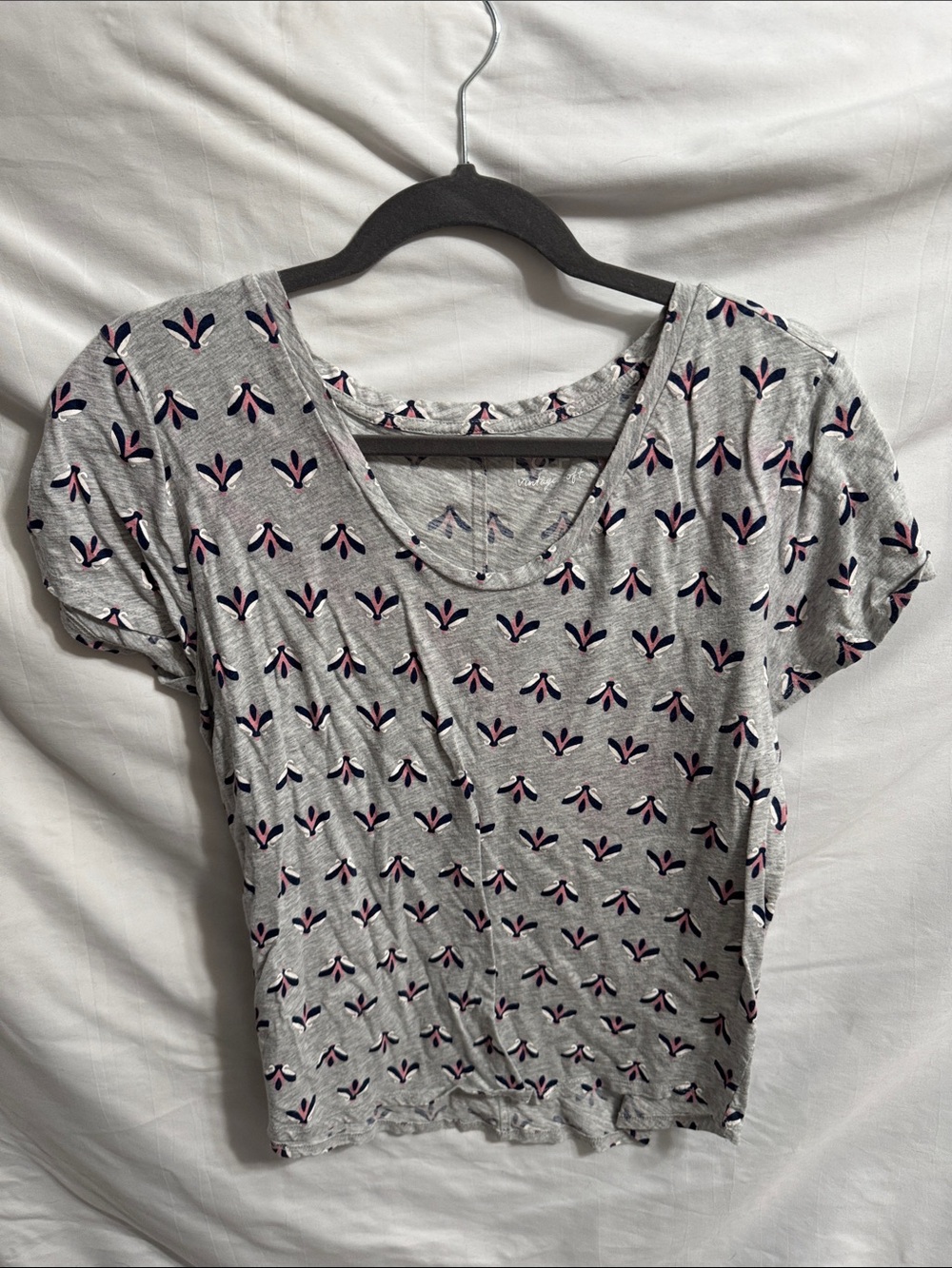 LOF Gray Short Sleeve Tee with Navy and Pink Motif - Picture 1 of 3